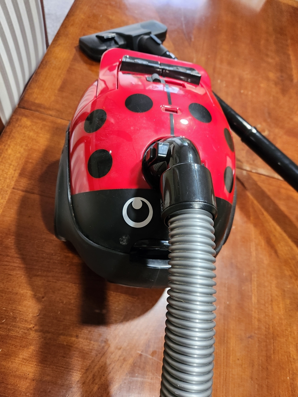 Red Ladybug-Style Vacuum Cleaner Works Great No Bags Retractable Cord. - Picture 3 of 14